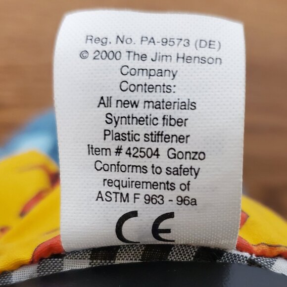Vintage 2000 Plush Jim Henson Sesame Street Gonzo w/Chili Pepper Shirt 16" - Picture 6 of 7